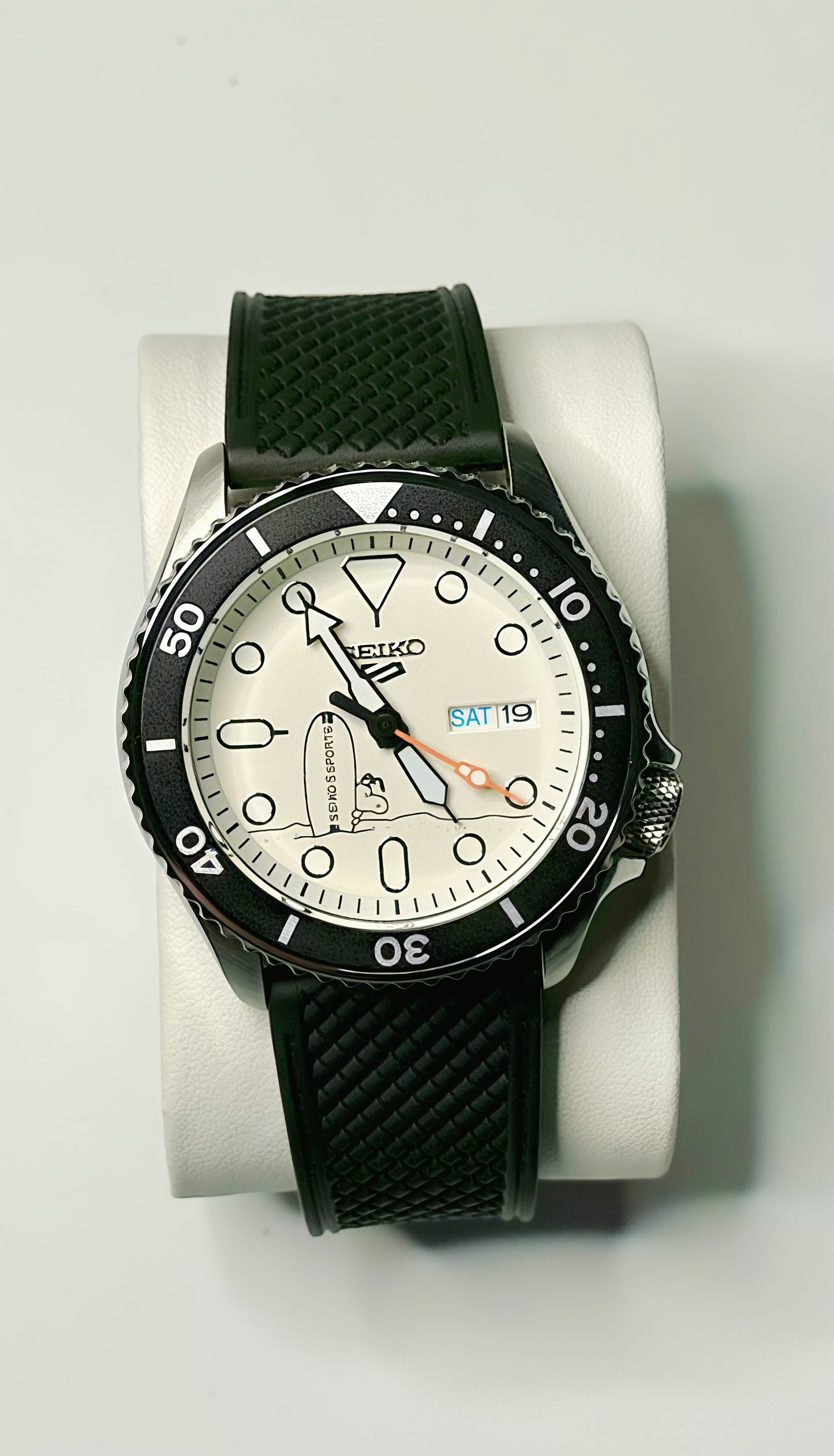 Snoopy Automatic Sports homage watch