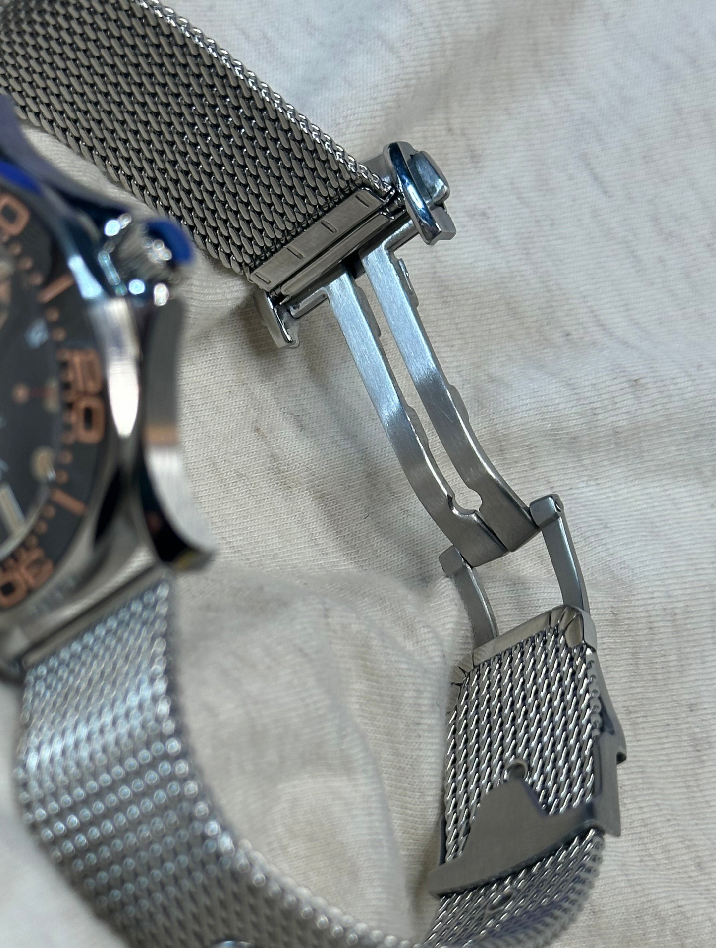 Bond Homage 40mm Automatic Watch on steel Mesh Bracelet