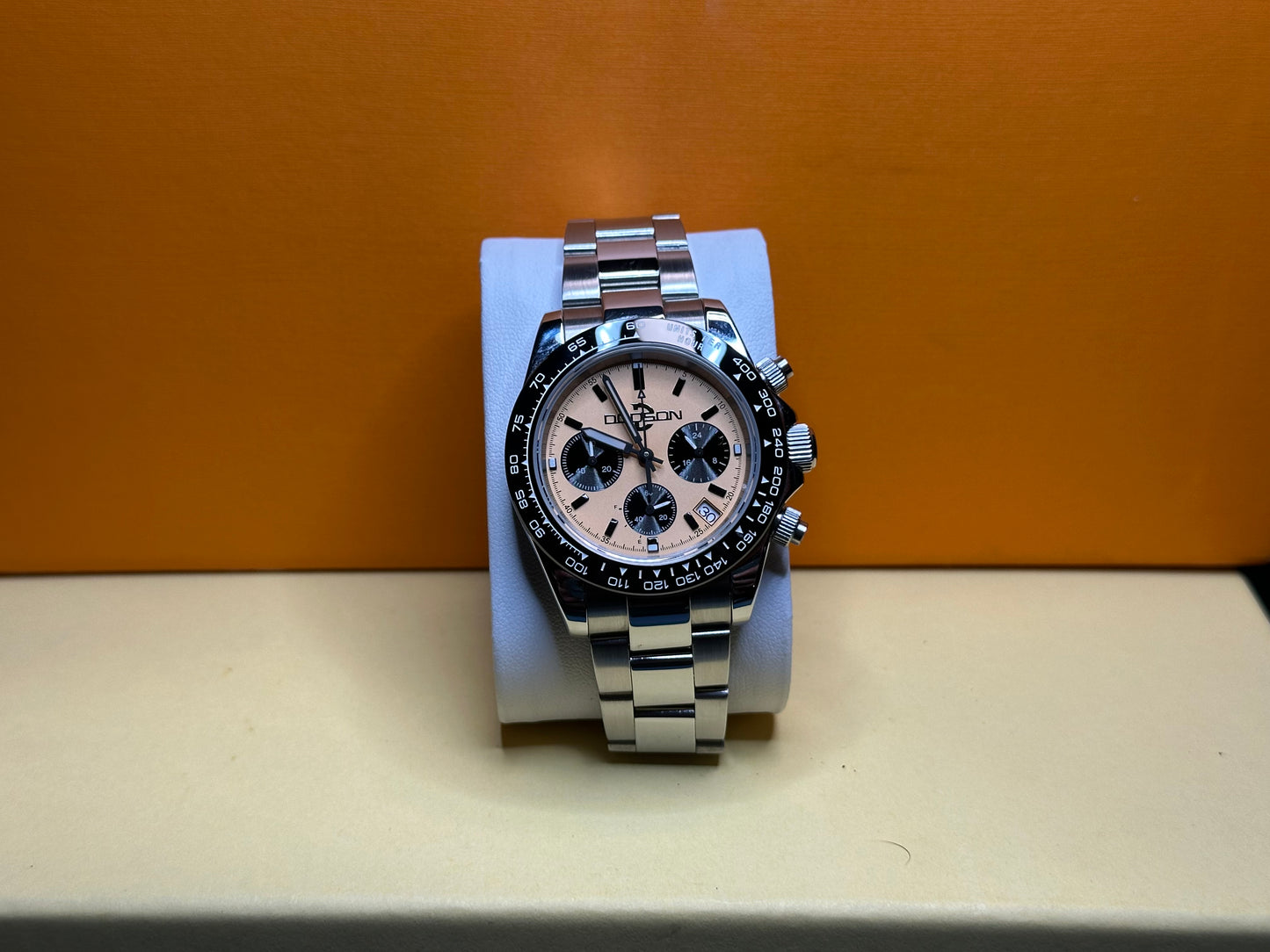 40mm sand dial Vk63 mechaquartz chronograph w/ black bezel