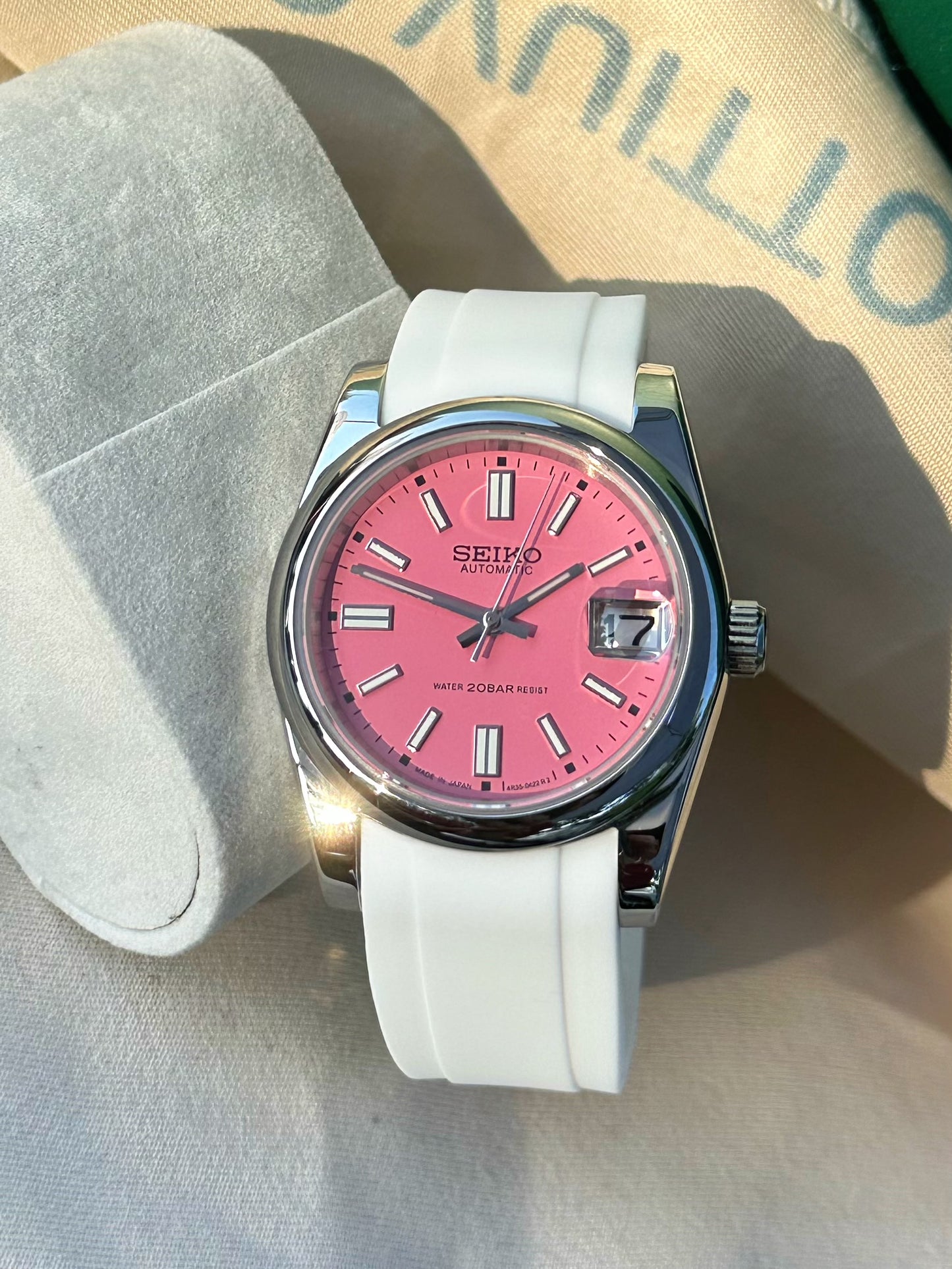 36mm Pink Datejust Smooth Bezel Automatic Watch on White silicone strap