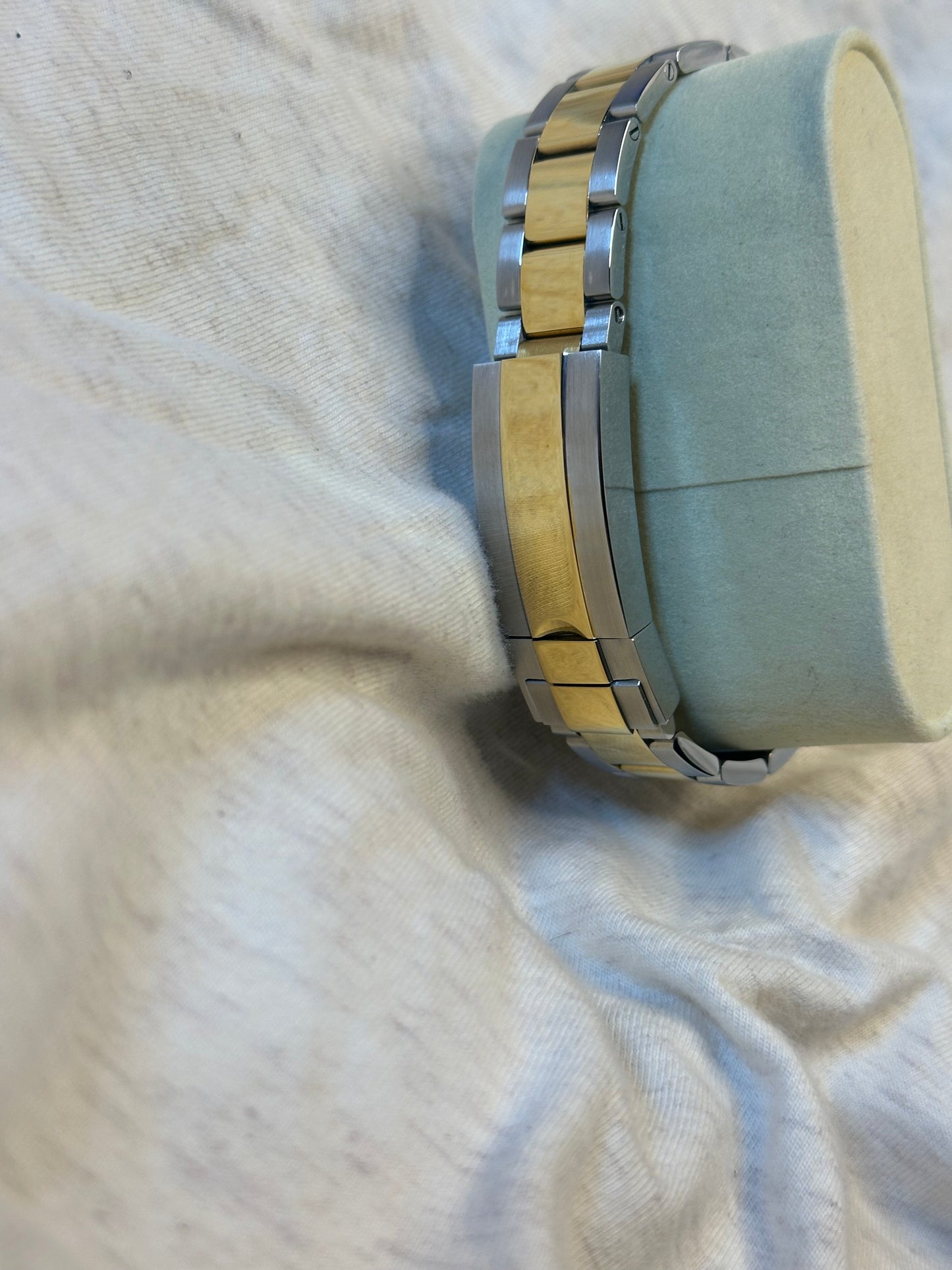 36mm two-tone automatic NH35 date just, gold textured dial