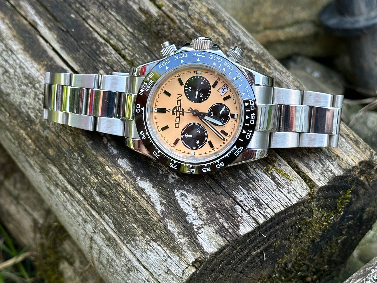 40mm sand dial Vk63 mechaquartz chronograph w/ black bezel
