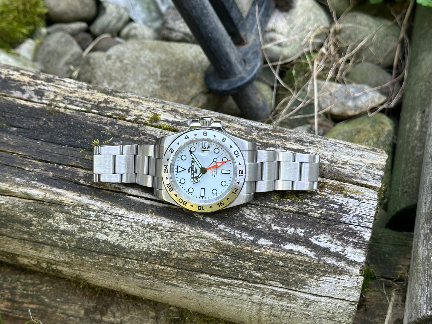 Polar Dial automatic Explorer’s watch NH34 on Oyster Bracelet