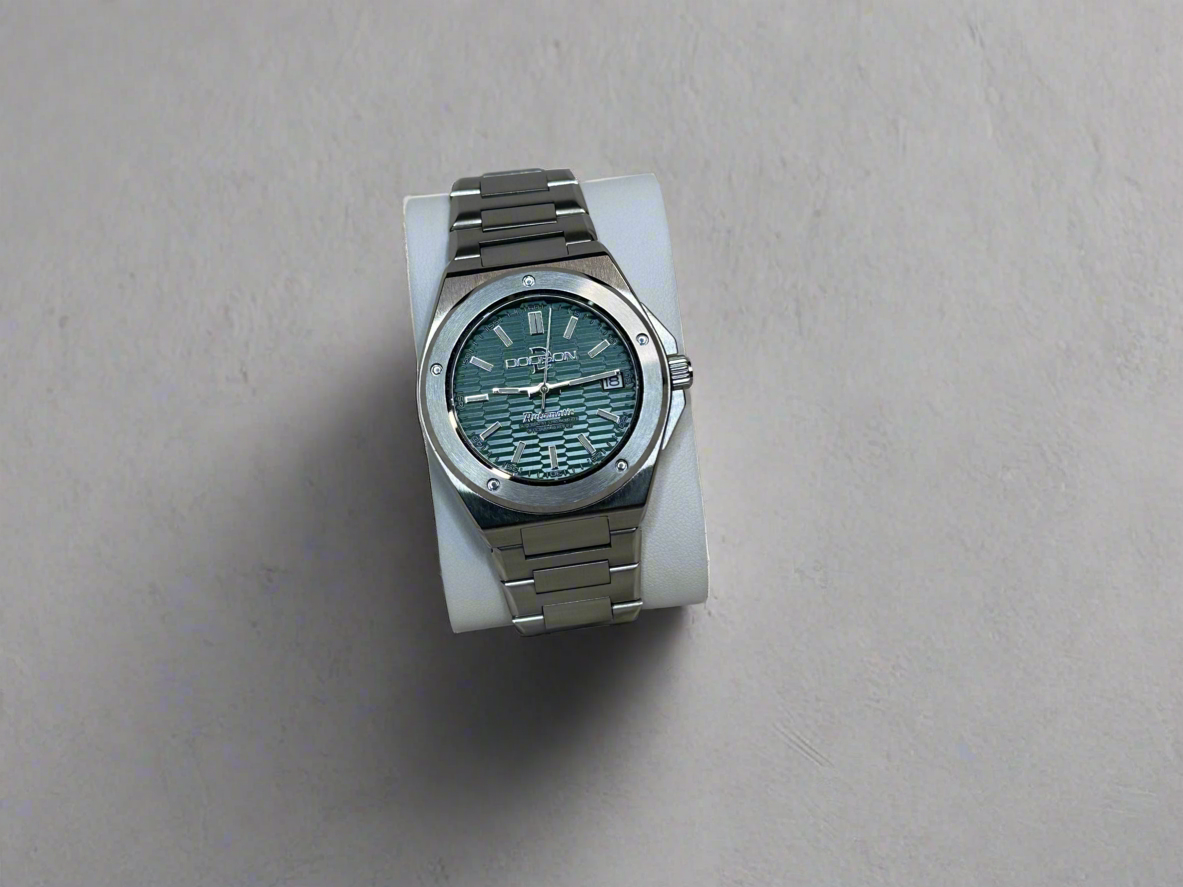 Integrated bracelet Green Dial Ingenieur inspired automatic watch