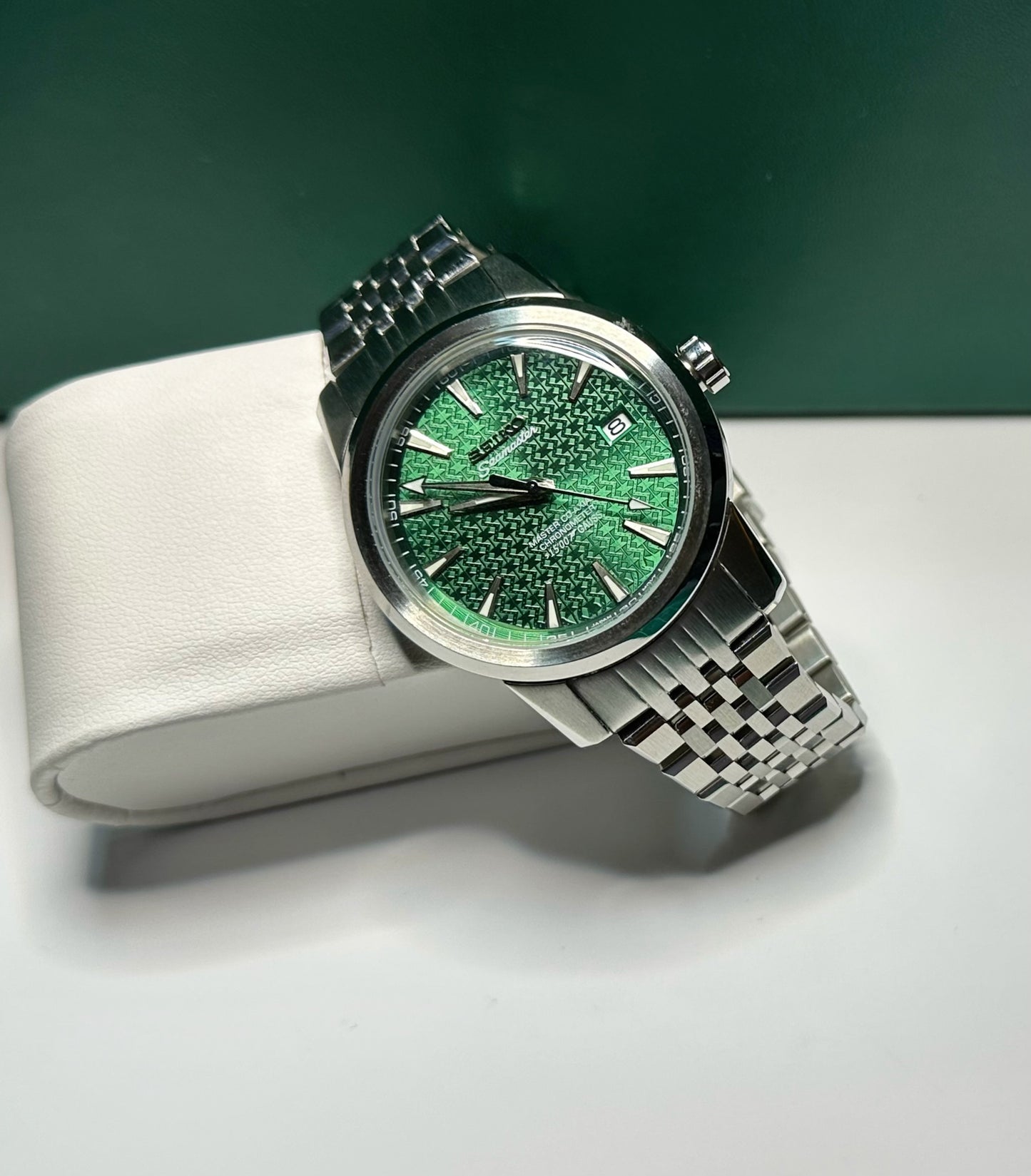 40mm Textured Emerald Dial SeikoMod Automatic Watch