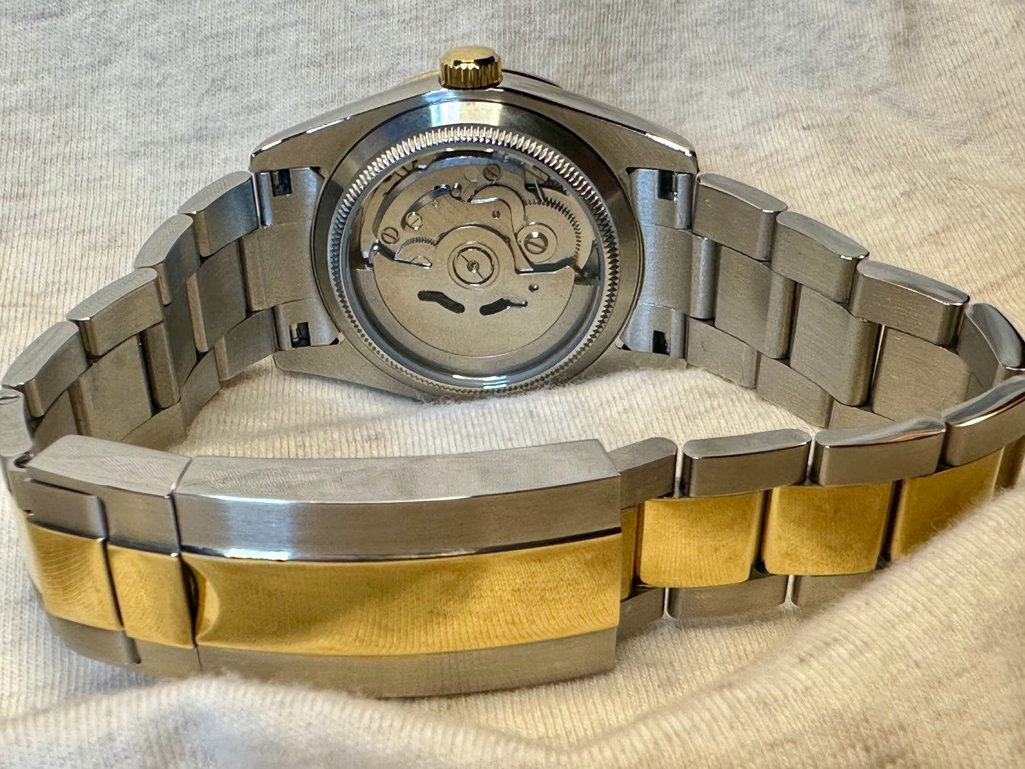 36mm two-tone automatic NH35 date just, gold textured dial