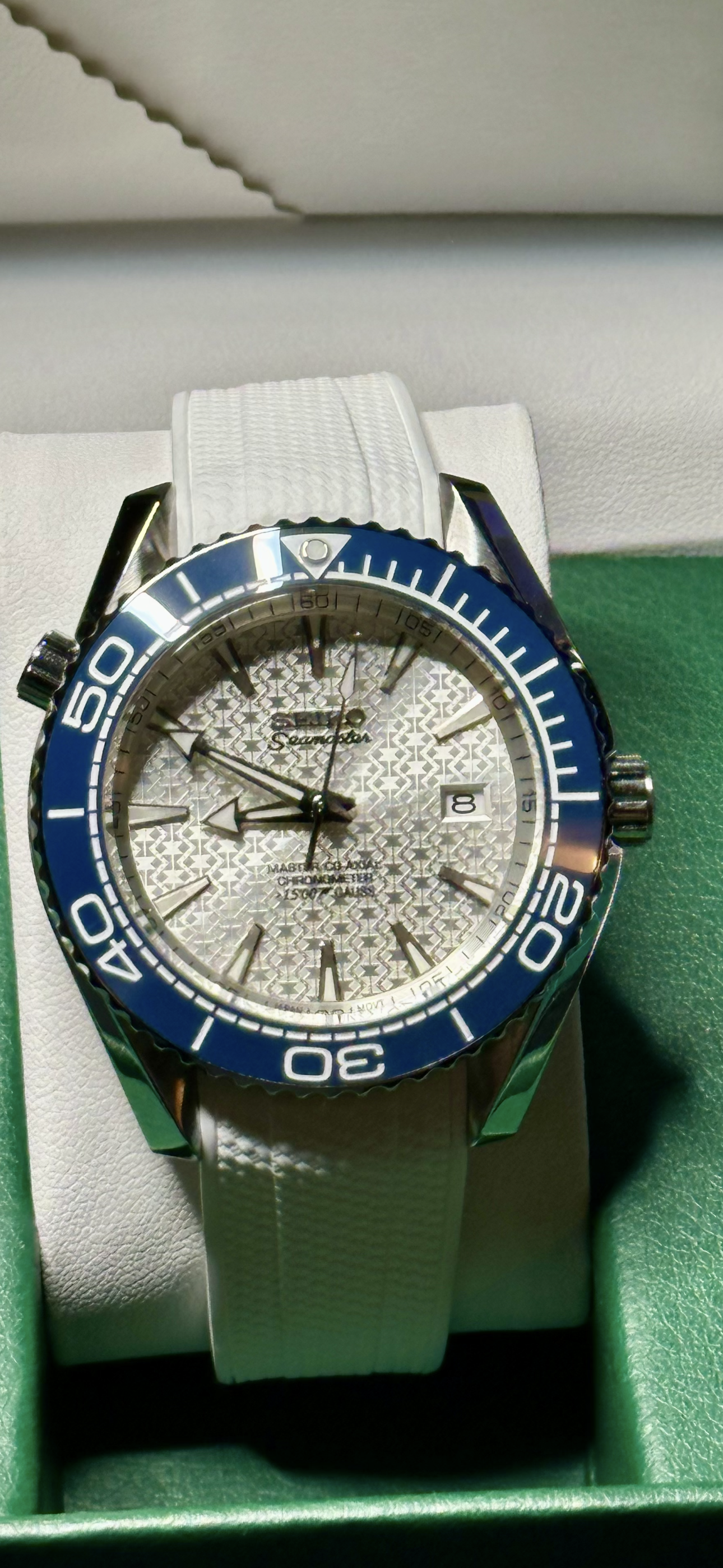43.5mm Planet Ocean Automatic Homage Watch- Silver textured Dial & Blue Bezel