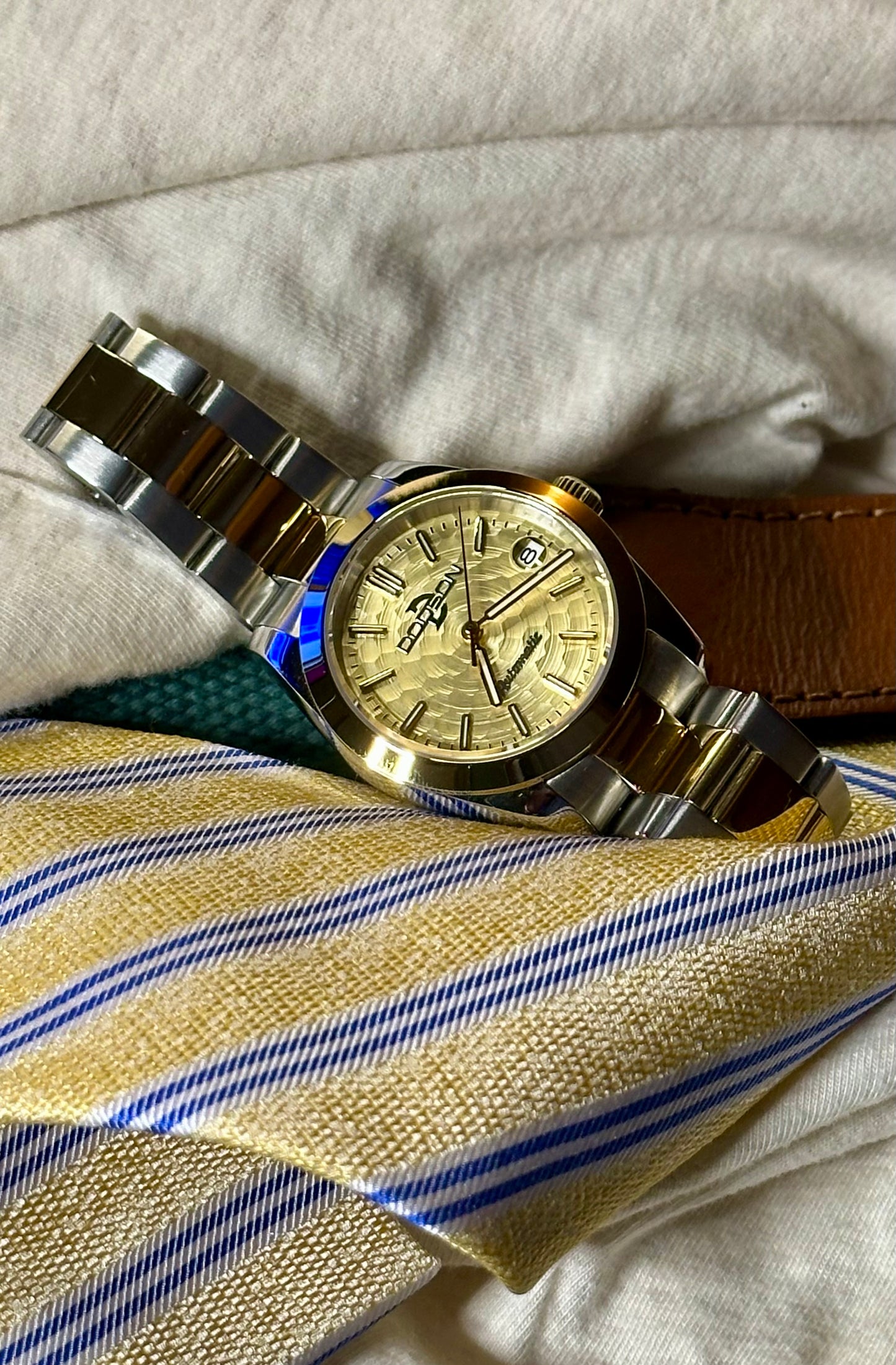 36mm two-tone automatic NH35 date just, gold textured dial