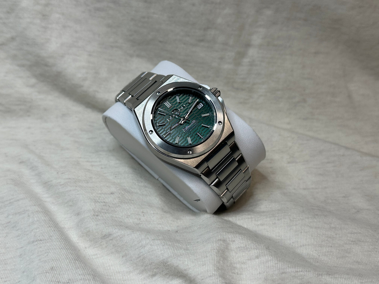 Integrated bracelet Green Dial Ingenieur inspired automatic watch