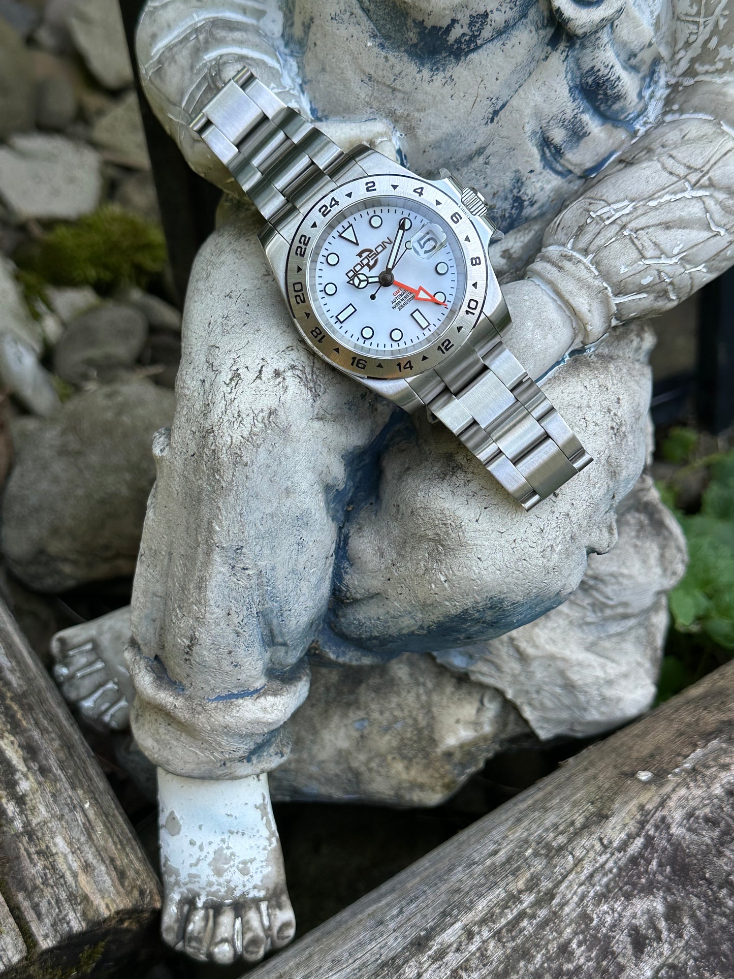 Polar Dial automatic Explorer’s watch NH34 on Oyster Bracelet