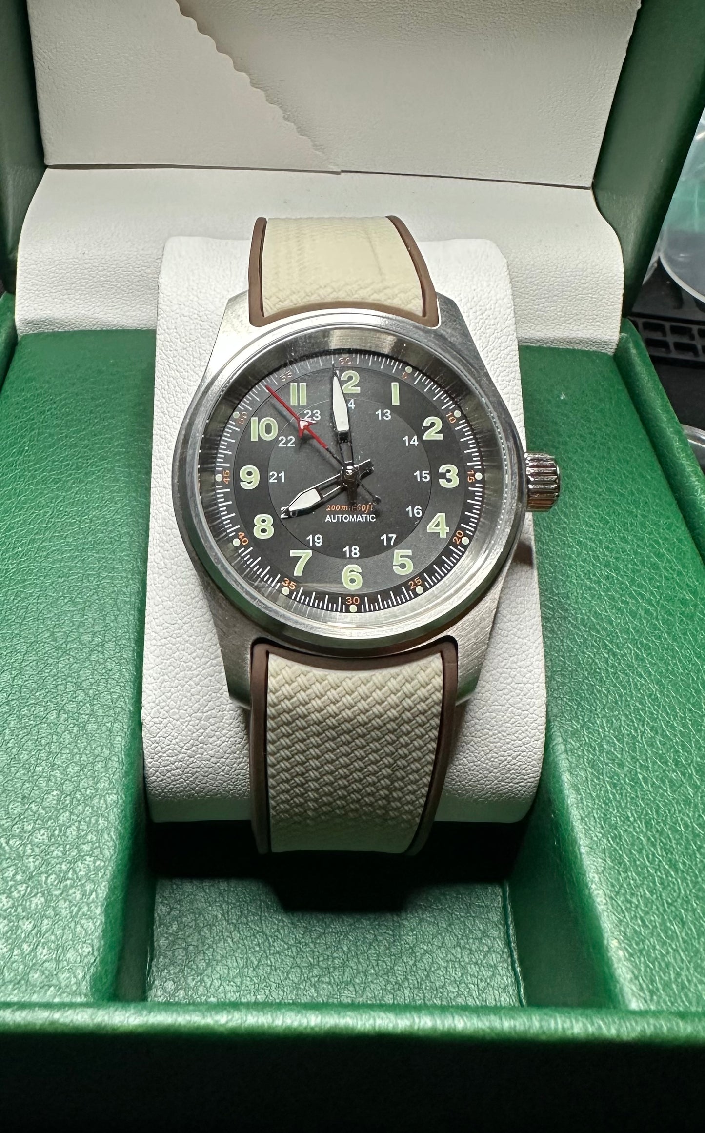 36mm Automatic pilots Watch w/ luminescent Arabic Numeral dial
