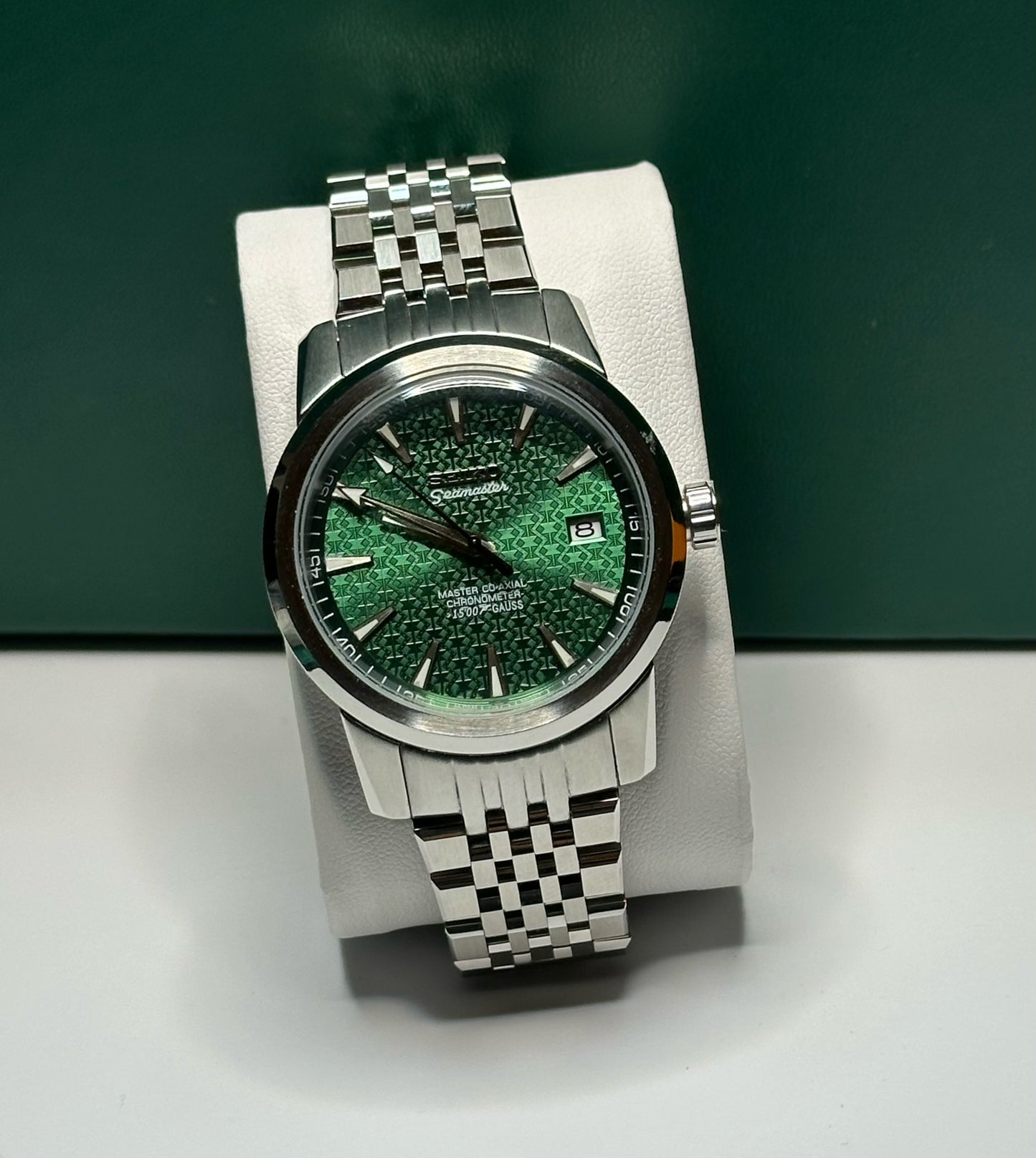 40mm Textured Emerald Dial SeikoMod Automatic Watch